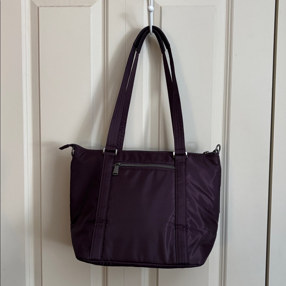 LUG - Catamaran Tote with Anchor Pouch - Picture 2 of 16